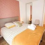 3 Lys Orleans Downtown, Free Secure Parking
